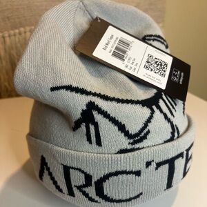 Brand new Arc’teryx beanie.
